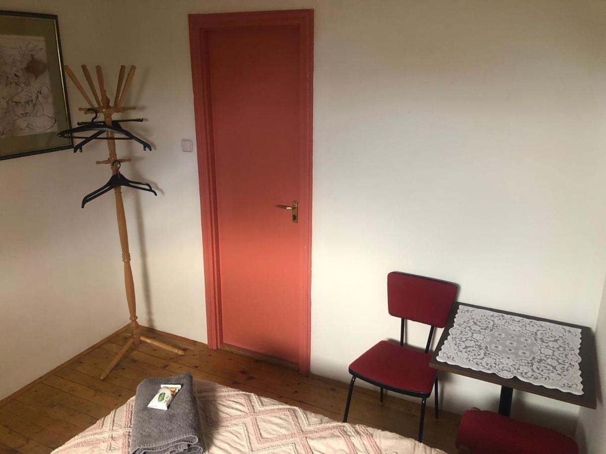 R&B Vendégház Balatonakarattya Esterno foto