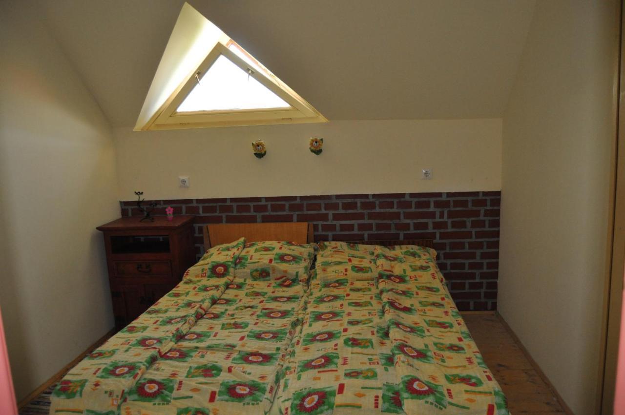 R&B Vendégház Balatonakarattya Esterno foto
